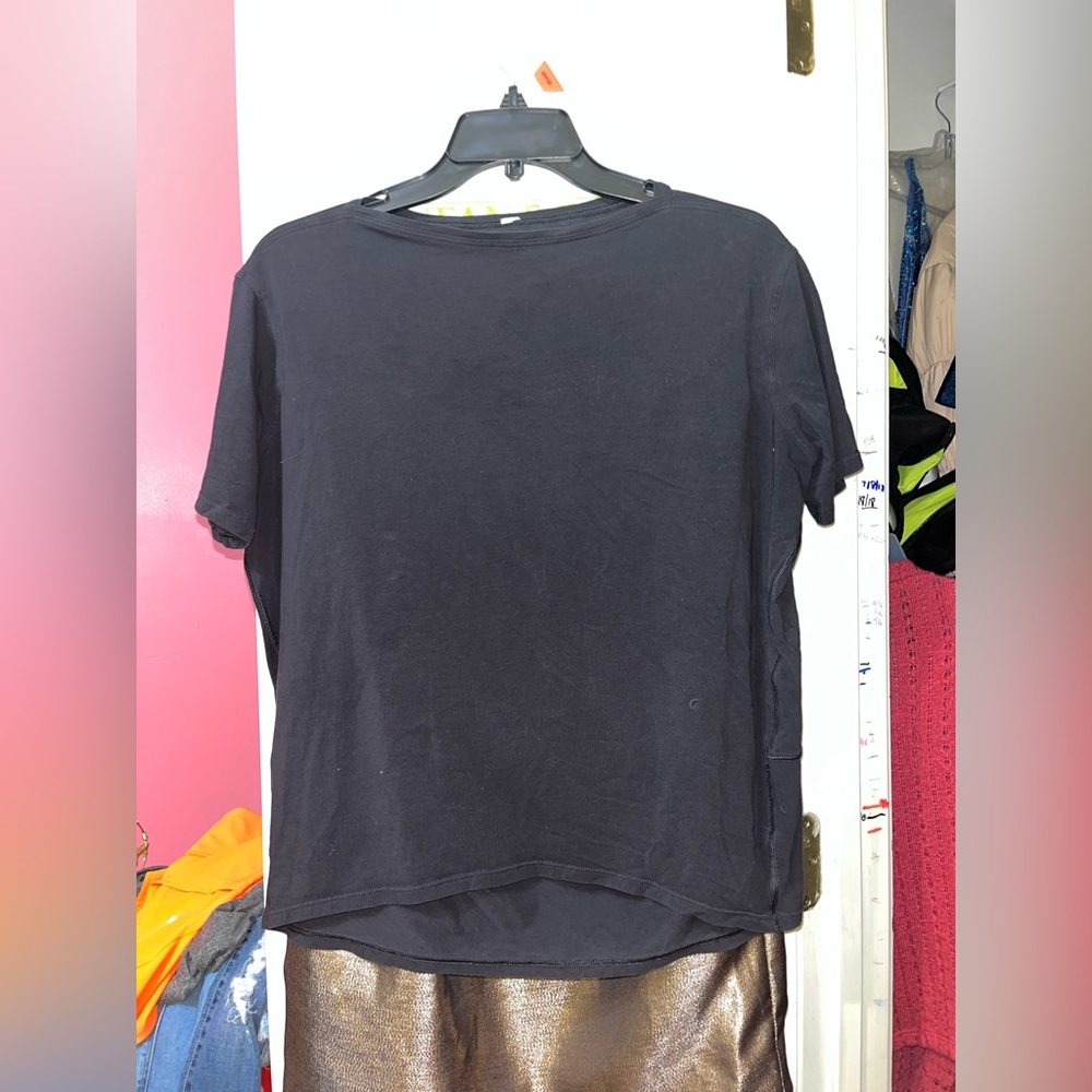 LULULEMON T SHIRT